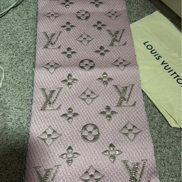 Louis Vuitton Light Pink Scarf with Iconic Patterns - Picture 3 of 6